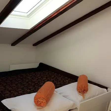 Clementina Sunrise Apartman *