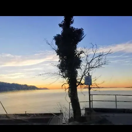 Clementina Sunrise Apartmán